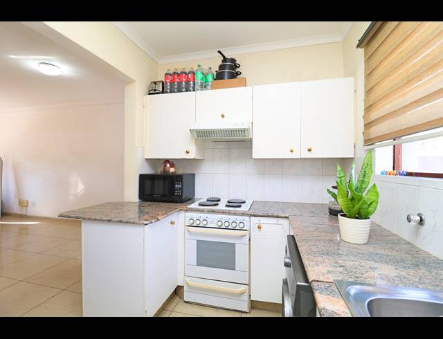 1 BEDROOM APARTMENT FOR SALE IN OAKLANDS